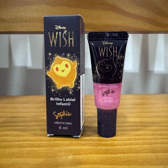 Sophie Petit linha da Boticário Brilho Labial Infantil